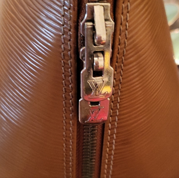Louis Vuitton epi alma cannelle silver hardware - Picture 12 of 16